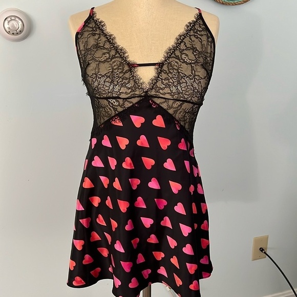 Victoria’s Secret Chemises Black Lace Trim Pink Hearts size M - Picture 3 of 7